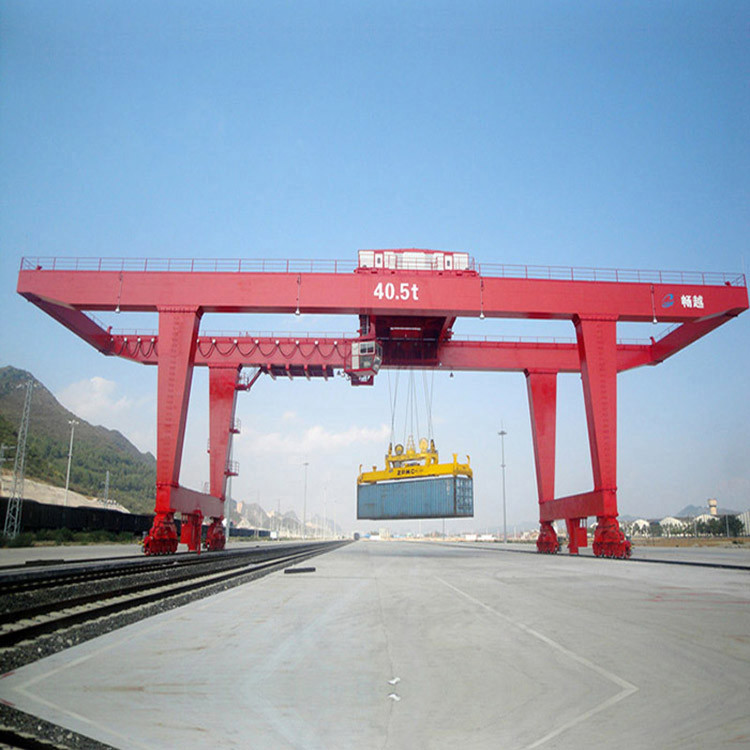 Quayside Portal Gantry Crane To Lift Shipping Container 40FT 20FT Large